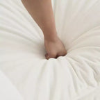 Causeuse de canapé moderne en tissu pour salon, canapé 2 places capitonné grand format avec 4 oreillers, chenille blanche