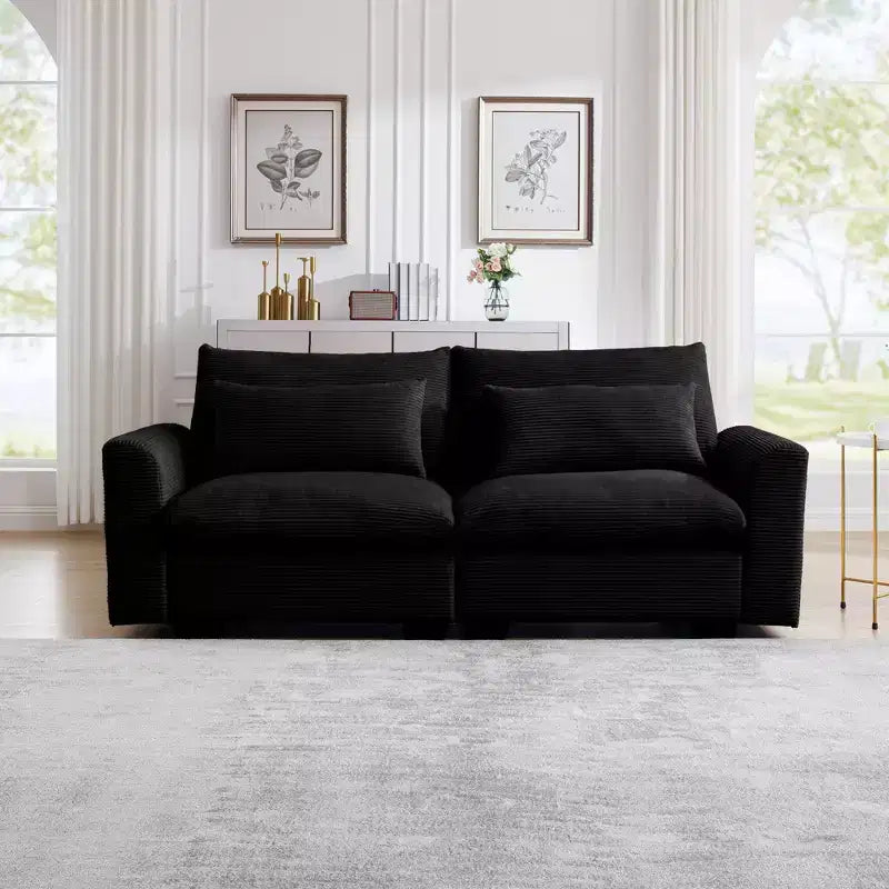 Canapé profond en velours côtelé beige : élégant et confortable pour la vie en appartement