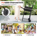 Barbecue au charbon Costway en forme de tonneau avec tablette latérale pliable, thermomètre intégré et étagère de rangement
