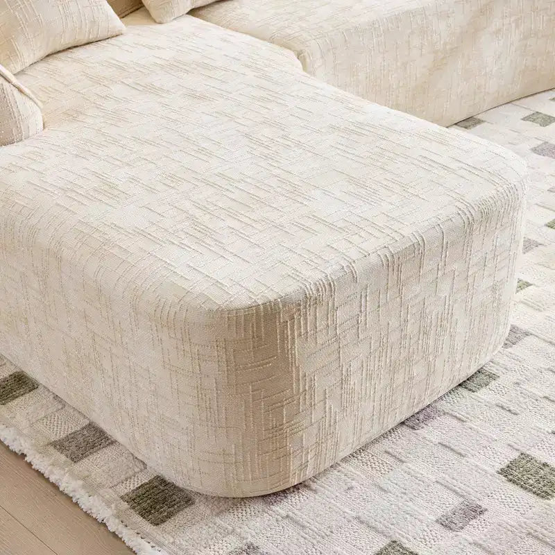 Canapé d'angle en chenille beige avec accoudoirs arrondis et 4 coussins Neutre, Douillet, Gain de place