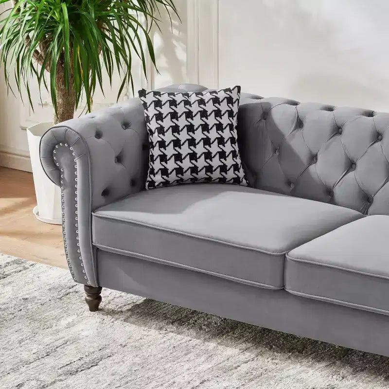 Canapé Chesterfield 3 places de style Mid-Century avec garniture cloutée, accoudoirs roulés et cadre en bois, canapé en velours pour salon, lounge - Panipeachy