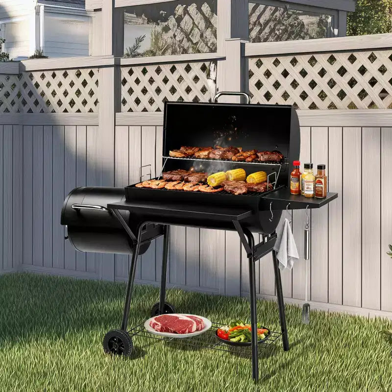 ROVSUN Barbecue tonneau au charbon de bois avec fumoir déporté, grille à charbon élévatrice intégrée, grand barbecue fumoir combiné 132 x 51 x 112 cm