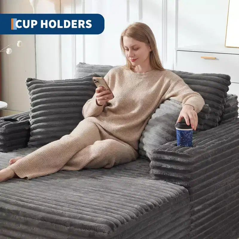 Canapé convertible 64" en velours côtelé avec accoudoir méridienne, porte-gobelets et oreillers, grand canapé confortable en mousse pour salon