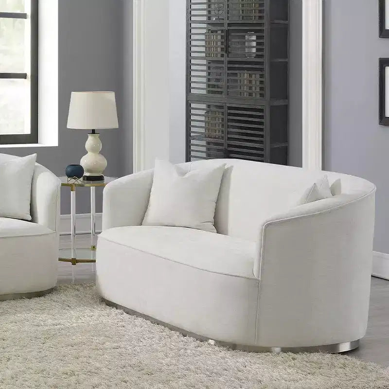 Canapé Odette 162 cm en chenille beige Acme Furniture : Causeuse classique, 2 oreillers, aucun assemblage requis