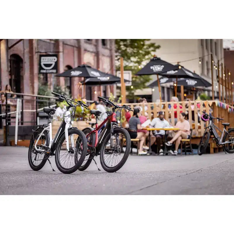 Vélo électrique hybride Schwinn Adult Coston DX 27.5 à enjambement facile