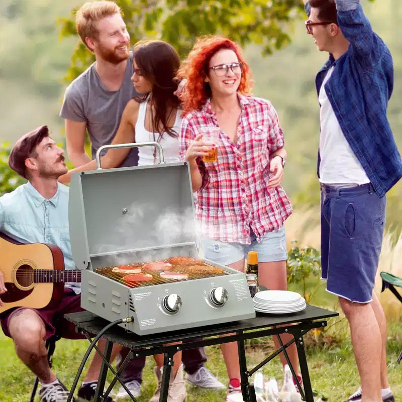 Outsunny Barbecue portatif de table à gaz propane à 2 brûleurs avec pieds pliables, couvercle, thermomètre pour le camping, le pique-nique, le jardin