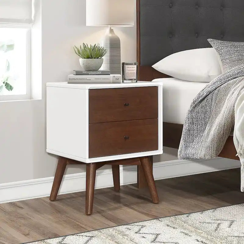 Table de chevet en noyer de style Mid-Century Modern
