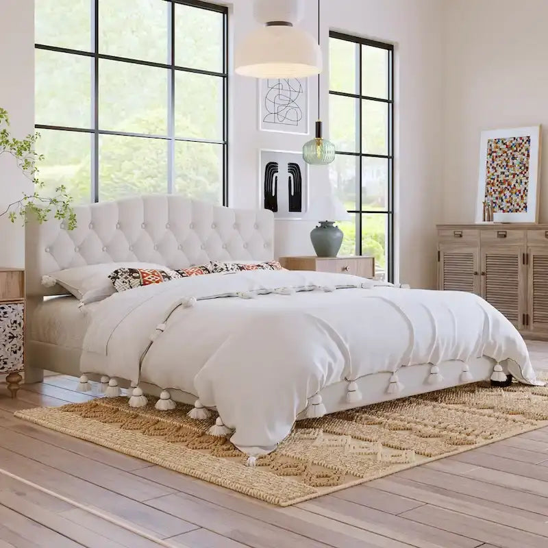 Lit plateforme rembourré avec tête de lit incurvée par Harper&Bright Designs