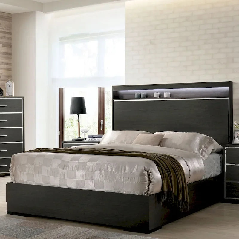 Ensemble Lit, Table de Chevet et Commode 3 Pièces Kastela Contemporain Gris de Furniture of America avec LED et Ports USB